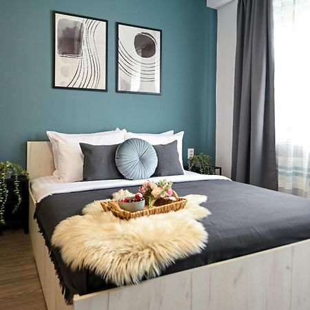 Old Town Charm - Modern & Comfortable Accommodation In The Heart Of The City Bukarest Exterior foto