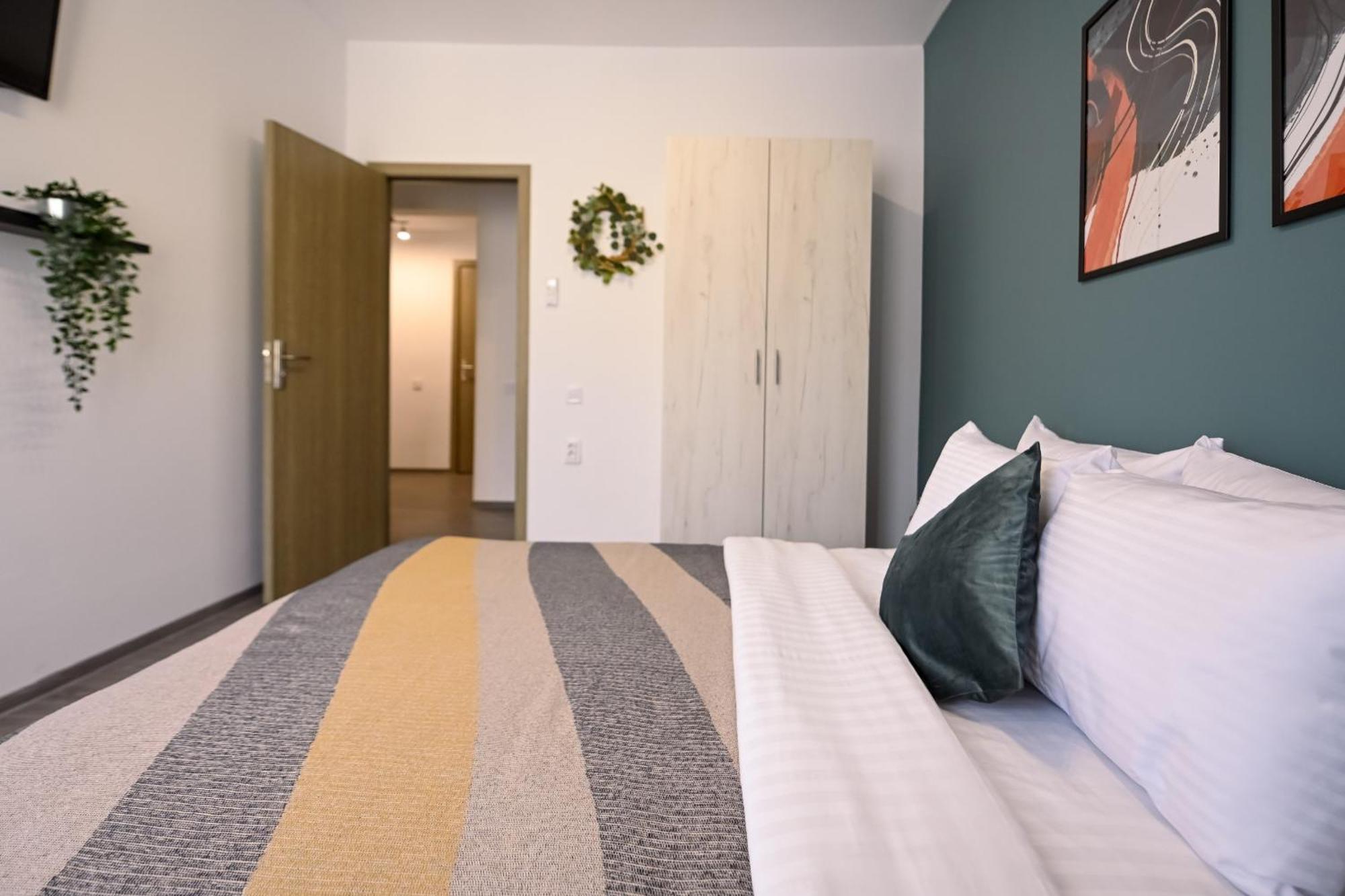 Old Town Charm - Modern & Comfortable Accommodation In The Heart Of The City Bukarest Exterior foto