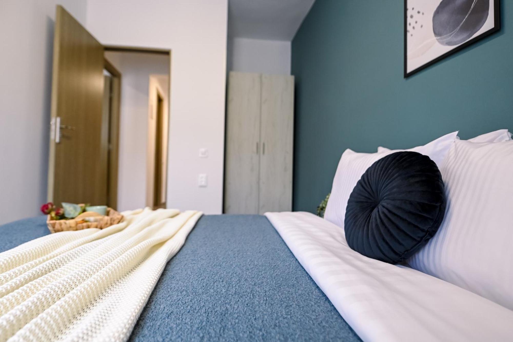 Old Town Charm - Modern & Comfortable Accommodation In The Heart Of The City Bukarest Exterior foto